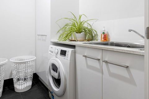 Entire 2 Storey Home In Tranmere - Yarra Valley Accommodation 4