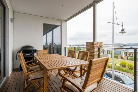 Harbour Haven - Generous Group Stay Near Martha Cove - Yarra Valley Accommodation 2