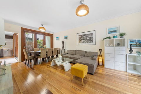 Ideally Located 3 BR With Parking & Central & Darling Harbour-10 Mins Walk - Yarra Valley Accommodation 1
