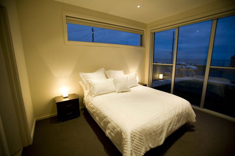 Aloha Beachfront Port Fairy - Yarra Valley Accommodation 3