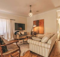 Ambrose On Byng - Central Location w/ 2 Bathroom - Yarra Valley Accommodation