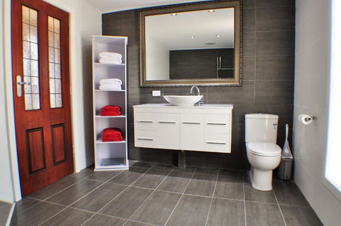 LUXURIOUS Couples Escape, SPA BATH, Netflix, NBN - Yarra Valley Accommodation 1