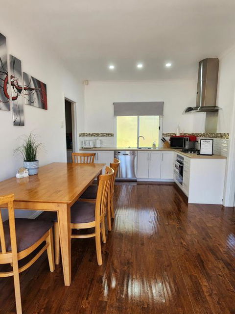 LUXURIOUS Couples Escape, SPA BATH, Netflix, NBN - Yarra Valley Accommodation 3
