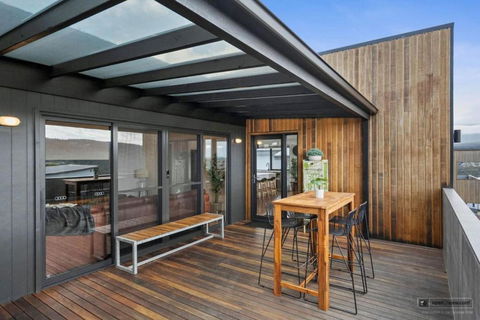 Magnificent Home, Water Views - Yarra Valley Accommodation 2