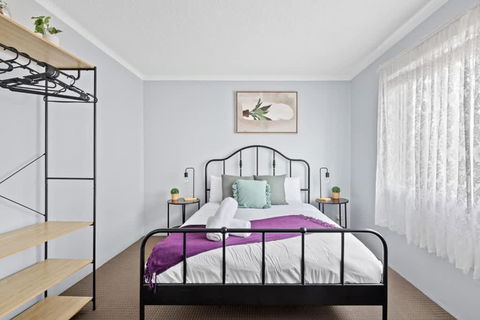 Modern Private Double Room - Central Spot At Liverpool - Shared Bathroom - Yarra Valley Accommodation 0