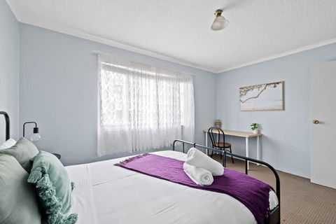 Modern Private Double Room - Central Spot At Liverpool - Shared Bathroom - Yarra Valley Accommodation 1