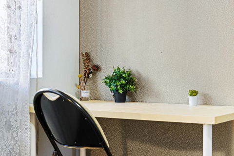 Modern Private Single Room - Centrally Located At Liverpool - Shared Bathroom - Yarra Valley Accommodation 2