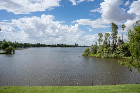 Mulwala Lakeside Apartment - Yarra Valley Accommodation 1