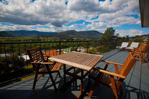 New Norfolk Holiday Apartments - Yarra Valley Accommodation 0