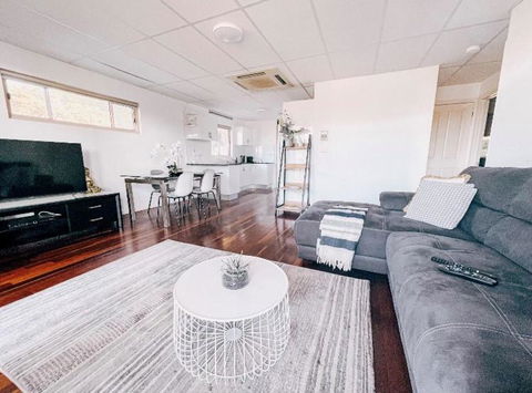 Oasis On The Hawkesbury - Water Views - Yarra Valley Accommodation 2
