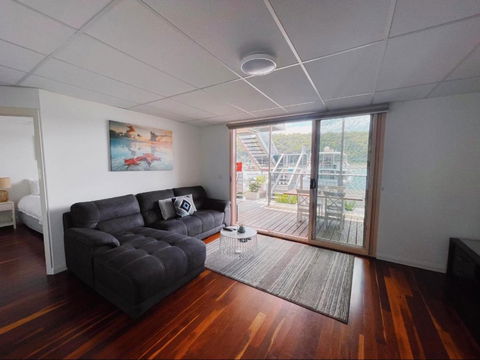 Oasis On The Hawkesbury - Water Views - Yarra Valley Accommodation 3