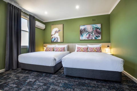 Nightcap At Pritchards Hotel - Yarra Valley Accommodation 3