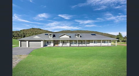 ON Keppies - BnB - Family Farm & Wedding Guest Accommodation Paterson NSW - Yarra Valley Accommodation 0
