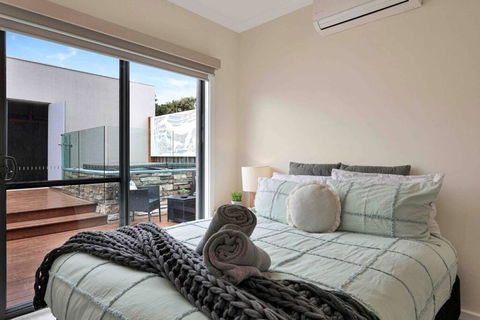 OG Spa Retreat- 3 Bedroom, Spa, Central, Aircon - Yarra Valley Accommodation 1
