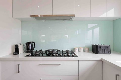 OG Spa Retreat- 3 Bedroom, Spa, Central, Aircon - Yarra Valley Accommodation 2