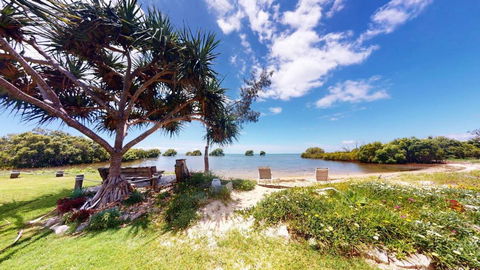 Palazzo On The Beach - Beachmere - Yarra Valley Accommodation 0