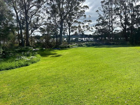 Peacock - Yarra Valley Accommodation 0