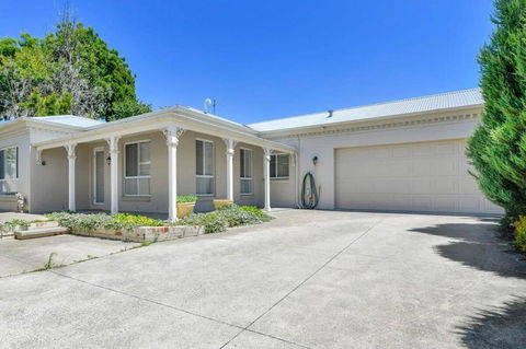Piper St - CBD, Cosy Escape - Yarra Valley Accommodation 2