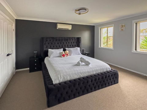Prestons Dream Holiday 4 Bedroom - Yarra Valley Accommodation 0