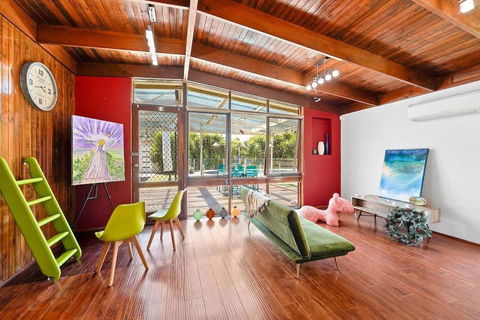 Prime Glen Huntly Beauty - 4BR Family Home W Pool - Yarra Valley Accommodation 3
