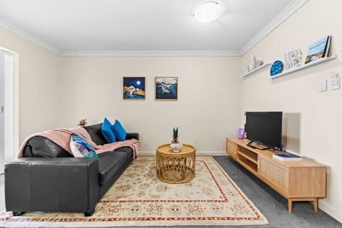 Prime Perth Apartment - Yarra Valley Accommodation 1