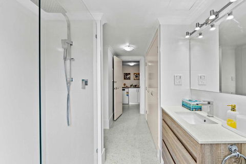 Prime Perth Apartment - Yarra Valley Accommodation 2