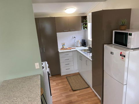 Private Guesthouse - Pet Friendly - Walk To Beach - Yarra Valley Accommodation 1