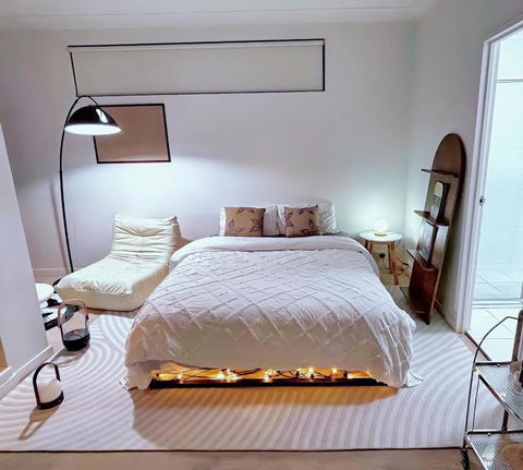 Private Room With Balcony - Yarra Valley Accommodation 1