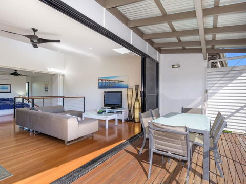 Rainbow Surf 3 - Yarra Valley Accommodation 3