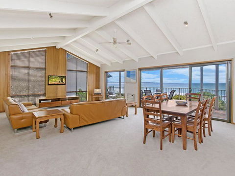 Beachfront - Yarra Valley Accommodation 1