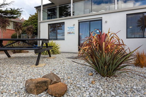 Beachfront Apartment Blackmans Bay - Yarra Valley Accommodation 2