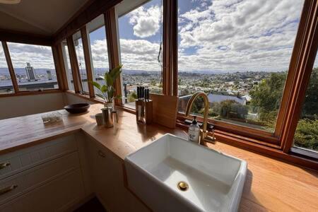 Renovated Cottage Near Cataract Gorge Launceston - Yarra Valley Accommodation 2