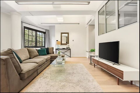 Renovated Warehouse Conversion In Heart Of Sydney - Yarra Valley Accommodation 1