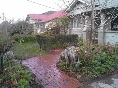 Reservoir Central Close To Train Station OC03 - Yarra Valley Accommodation 2