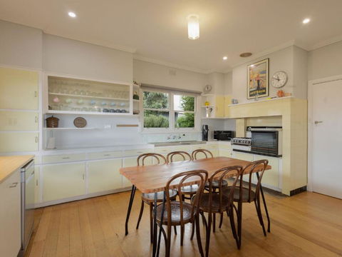 Retro Retreat - Yarra Valley Accommodation 3
