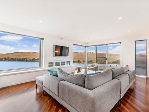 River Reveal - Yarra Valley Accommodation 1
