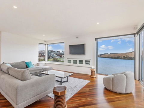 River Reveal - Yarra Valley Accommodation 0