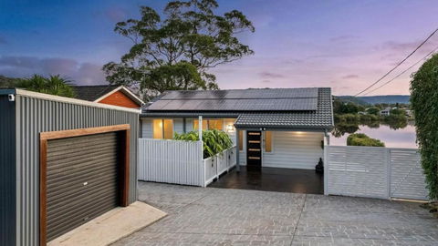 Riverside Retreat - Absolute Waterfront - Yarra Valley Accommodation 2