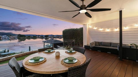 Riverside Retreat - Absolute Waterfront - Yarra Valley Accommodation 3