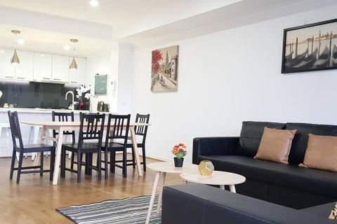 RiverView Spacious 3BR2Bath2Car WifiPoolGym Crown - Yarra Valley Accommodation 2