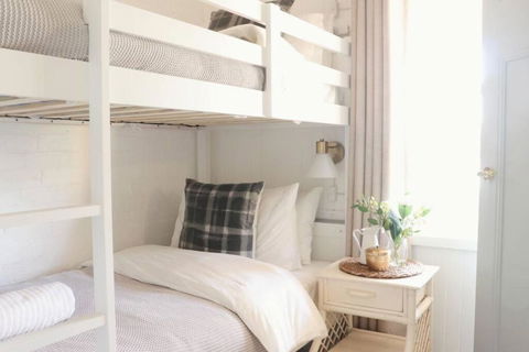 Rustic Chic 200 Metres From CBD - Yarra Valley Accommodation 1