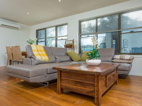Rolling Waves No 2 - Yarra Valley Accommodation 1
