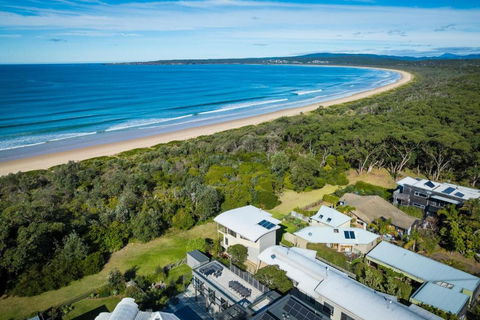 Rolling Waves 3 - Beach Access & Pet Friendly! - Yarra Valley Accommodation 0