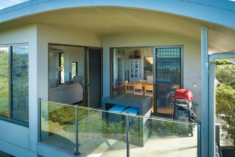 Rolling Waves 3 - Beach Access & Pet Friendly! - Yarra Valley Accommodation 2