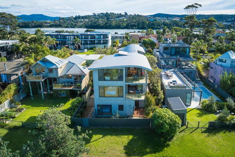 Rolling Waves 3 - Beach Access & Pet Friendly! - Yarra Valley Accommodation 1