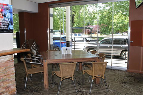 Royal Hotel Orange - Yarra Valley Accommodation 3