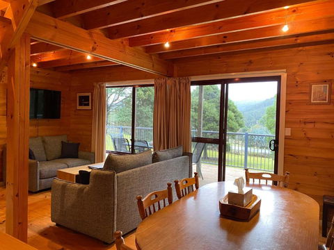 Russell Falls Holiday Cottages - Yarra Valley Accommodation 3