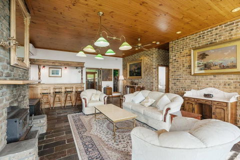 Rustic Cottage - Yarra Valley Accommodation 1