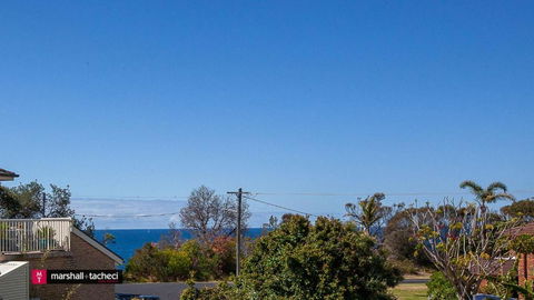 Salt Water Villa Bermagui Four Bedroom Central Location With Wifi - Yarra Valley Accommodation 1