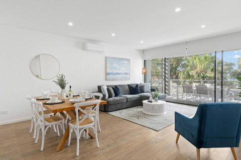 Saltwater Escape - Contemporary Seaside Stunner - Yarra Valley Accommodation 0
